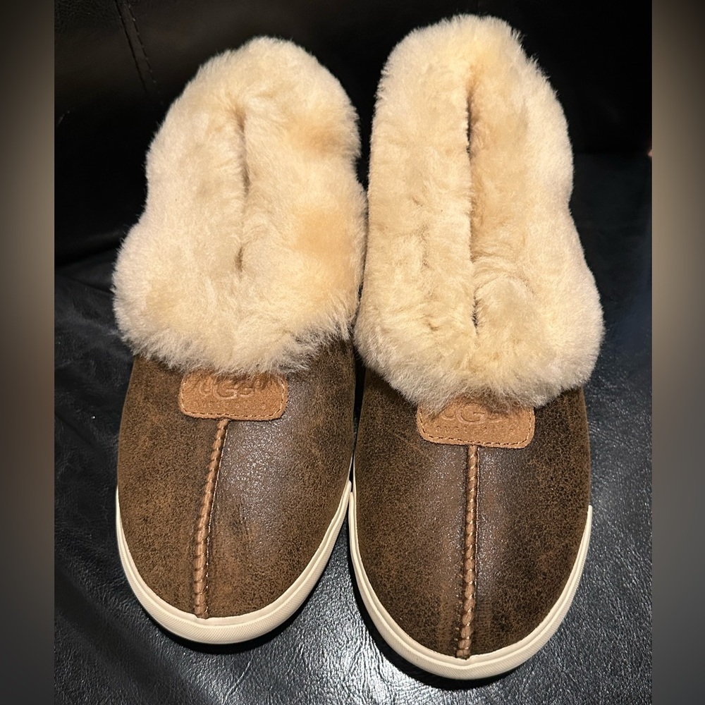 NEW UGG Australia Brown Fleece Trim Slippers 7 US